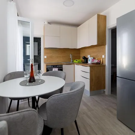 Apartman Maro * Makarska