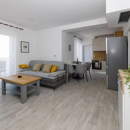 Apartment Apartman Maro Makarska