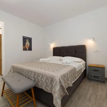 Apartment Apartman Maro *