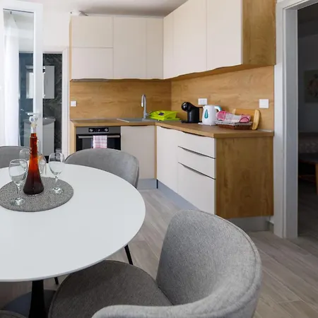 Apartment Apartman Maro Makarska