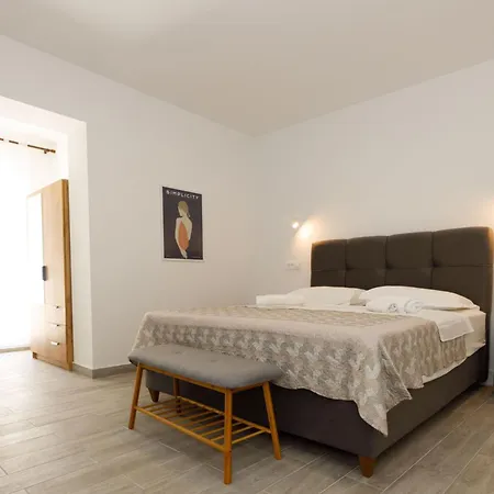 Apartman Maro Apartment *